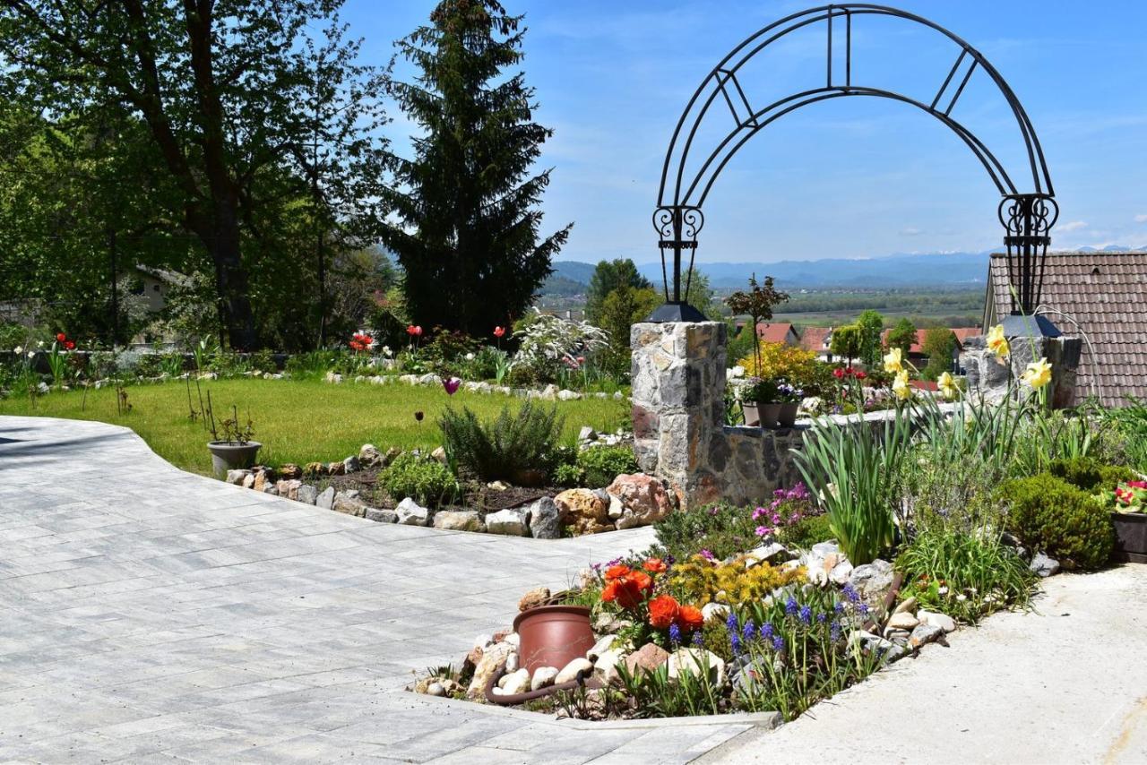 Apartmaji Lejardin Škofljica Esterno foto