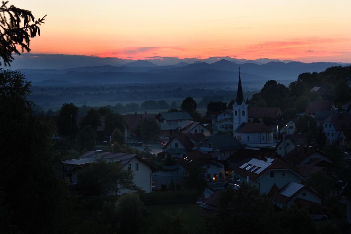Apartmaji Lejardin Škofljica Esterno foto